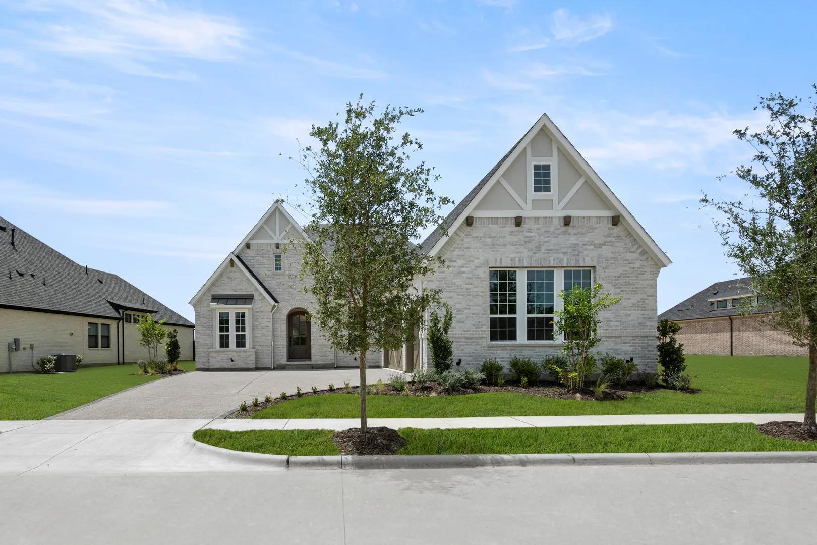 Lorenzo III at 4718 Hawthorn Hills Lane, Arlington, Texas
