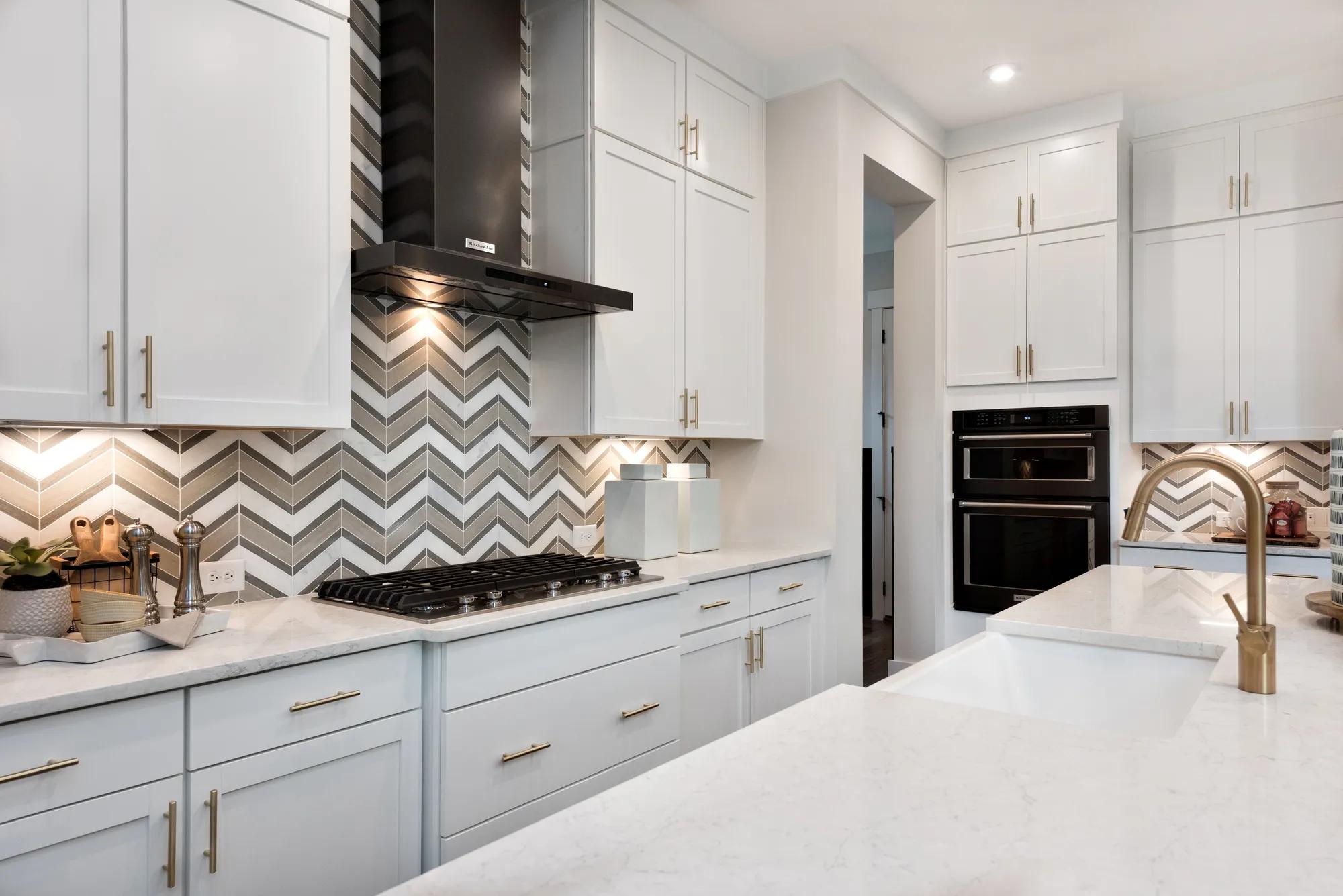 kitchen with gas cooktop and tile backsplash