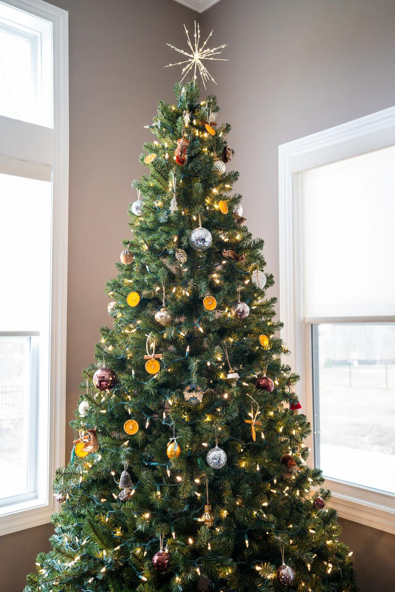 The Midwest husbands home decorated for the holidays